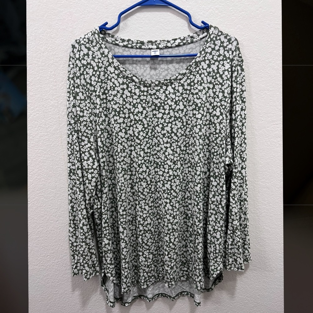 Old navy long sleeve floral shirt